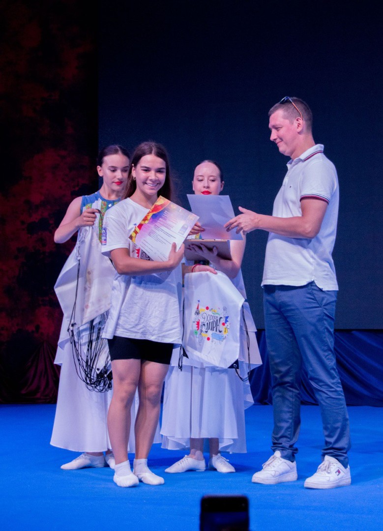 Вручение сертификатов участникам Фестиваля-марафона “Дорога в Цирк”