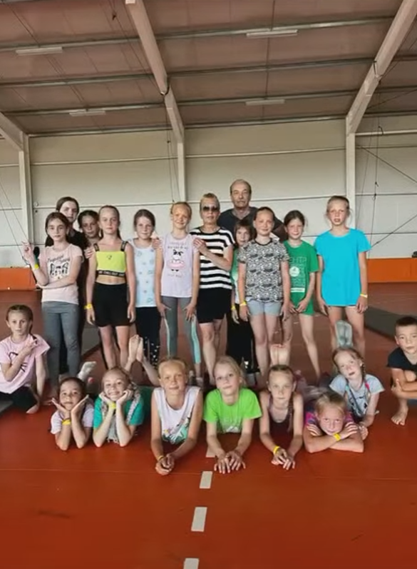 Серия мастер-классов по акробатике и гимнастике для участников цирковых студий «Гротеск» (г. Гатчина) и «Diamond» (г. Тосно).